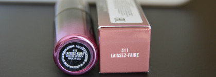 MAC Love Me Lipstick в оттенке Laissez-Faire: идеальный увлажняющий нюд