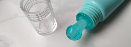 Ультра-легкий увлажняющий гель для области вокруг глаз - Kiko Milano Smart Hydra Shot Eye Gel - "отличник" на лето