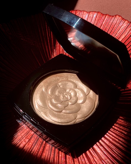 3 звёздочки моей косметички: Camelia de Chanel, бантик Burberry silver shimmer и роза Smashbox+Vlada petal metal