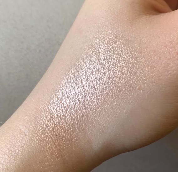 3 звёздочки моей косметички: Camelia de Chanel, бантик Burberry silver shimmer и роза Smashbox+Vlada petal metal