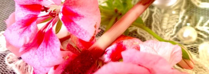 Масочный режим с Dose Of Colors Liquid Matte Lipstick оттенок Mood