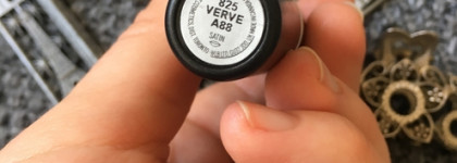 Mac lipstick Verve - сатиновый акцент на губах