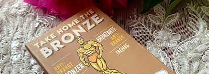The Balm Take Home The Bronze в оттенке Thomas темноват ли?