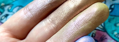 Косметичка декабря и праздник к нам приходит