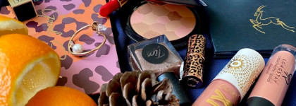 Косметичка декабря и праздник к нам приходит