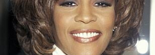 Мас + Whitney Houston выпускают коллаборацию: тени, помады, блески, румяна и хайлайтер