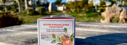 Petitfee Oil Blossom Lip Mask Camelia Seed Oil (сравнение с маской от Laneige)