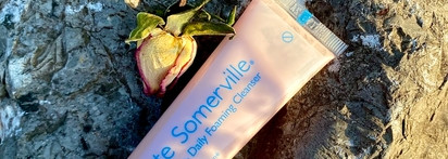 Kate Somerville EradiKate Daily Foaming Cleanser – лучшая пенка для умывания для комбинированной кожи, которую я не повторю