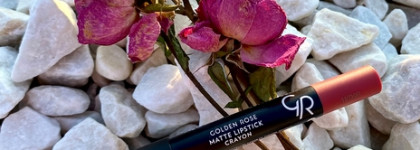 Golden Rose Matte Lipstick Crayon - легендарный продукт марки, оттенок пыльной розы номер 11