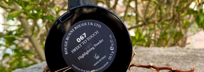 Rouge Bunny Rouge Highlighting Powder Loves Lights - аристократическое сияние