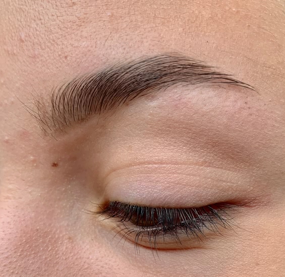 Не очень новая новинка, которую очень ждали у Lamel. Lamel Professional Insta Micro Brow Pencil (402)