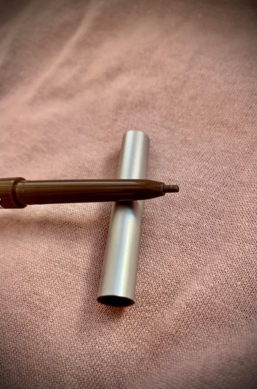 Не очень новая новинка, которую очень ждали у Lamel. Lamel Professional Insta Micro Brow Pencil (402)