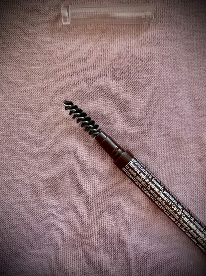Не очень новая новинка, которую очень ждали у Lamel. Lamel Professional Insta Micro Brow Pencil (402)