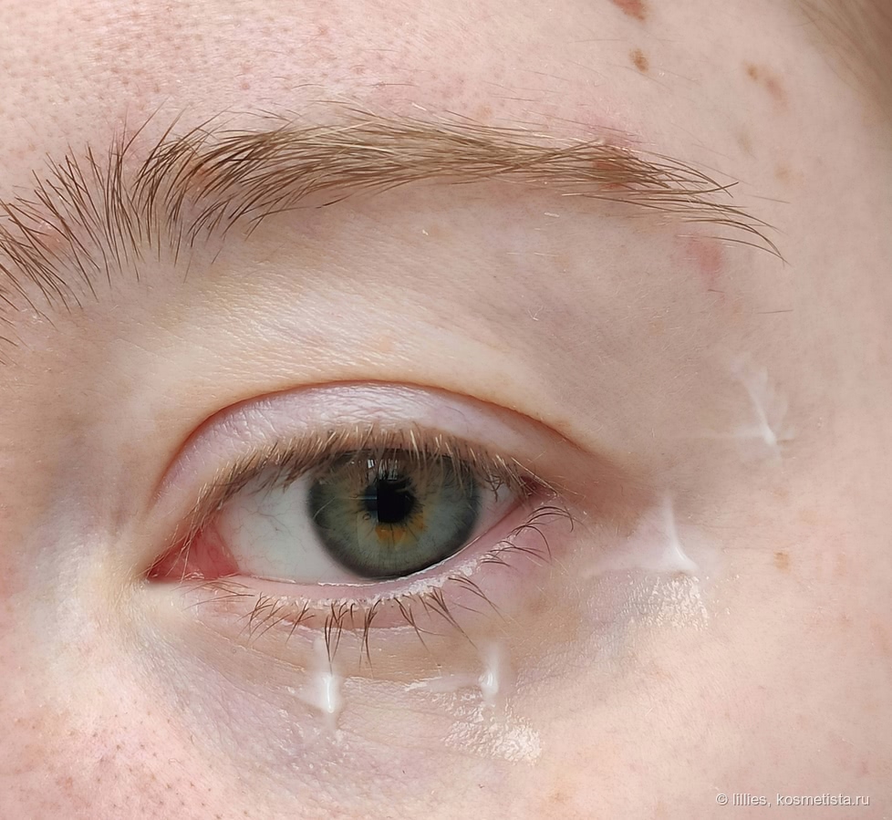 Бальзам-уход для кожи вокруг глаз Pharmatheiss cosmetics D'oliva - нанесение
