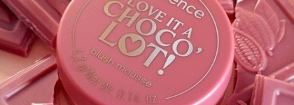 Муссовые румяна и масло для губ из новой коллекции Essence Love It A Choco'Lot