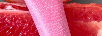 Мягкий коралл и идеальный нюд с Essence The Super Peptide Glossy Lip Treatment #04 Coralized и Catrice Butter Drippin' Glossy Lip Balm #010 Pink Lemon Squeezin’