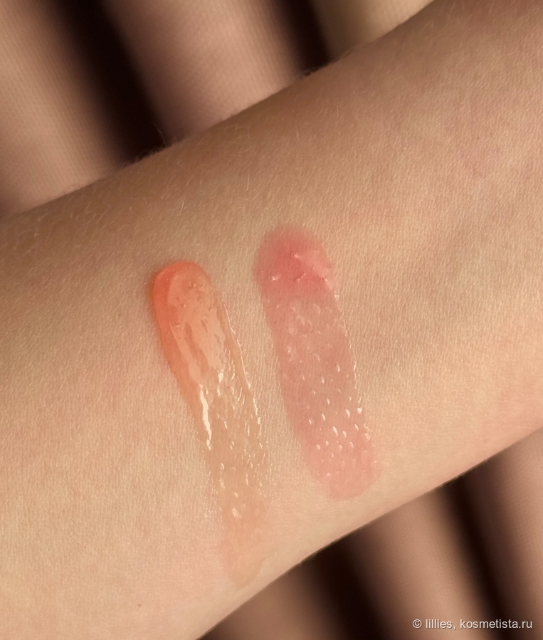 Слева Kiko Milano Sun Protection Lip Gloss SPF 30 оттенок 02; справа Essence Hydra Kiss SPF 25 оттенок 104 PINK SQUEEZE, PLEASE!