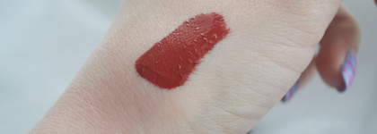 Моя коллекция помад в ярких оттенках: от красных до фиолетовых, которые могут похвастаться отличной стойкостью