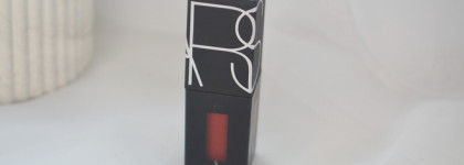 Моя коллекция помад в ярких оттенках: от красных до фиолетовых, которые могут похвастаться отличной стойкостью