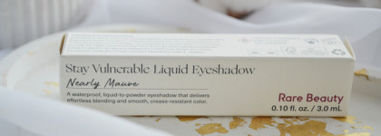 Жидкие тени для век Rare Beauty Stay Vulnerable в оттенке Mauve