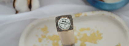 Нежная роскошь: блеск для губ Elian Extrime shine lip gloss в оттенке 104 Siberian Gold