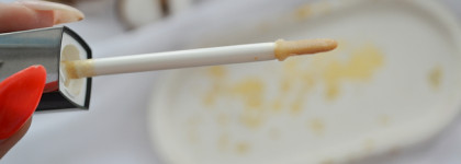 Нежная роскошь: блеск для губ Elian Extrime shine lip gloss в оттенке 104 Siberian Gold