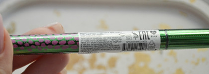 Лимитка Beauty Bomb UFO: подводка-фломастер с кистью 25 Frame Eyeliner в оттенке 01