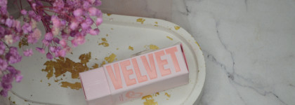 Помада Jeffree Star Velvet Trap Lipstick в оттенке Kumquat