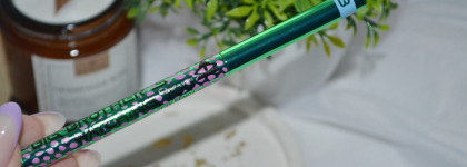 Сияние с карандашом дуохромом для глаз Beauty Bomb "Big Brothers Watching You" в оттенке 03