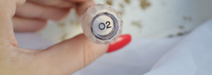 Легчайший консилер Vivienne Sabo correcteur eclaircissant lumineux Aurora в оттенке 02