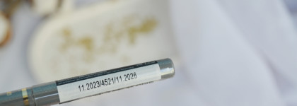 Бюджетный троечник: автоматический карандаш для глаз с растушевкой Eveline Eye Max Precision в оттенке Grey