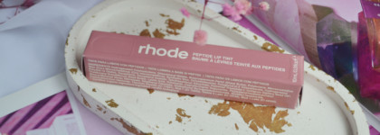 Идеальный глянец от Хейли Бибер: Rhode Peptide Lip Tint в оттенке Salty Tan