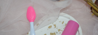 Яркость на максимум: Layla Cosmetics Блеск для губ It's Pink Tinta Labbra Gloss Cambla Colore + Scrub Labbra in Omaggio