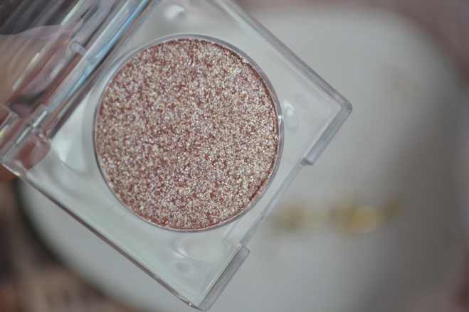 Лучшие тени бренда: сияющие тени Art- Visage Illusion Glitter Eyeshadow в оттенках 31 и 35