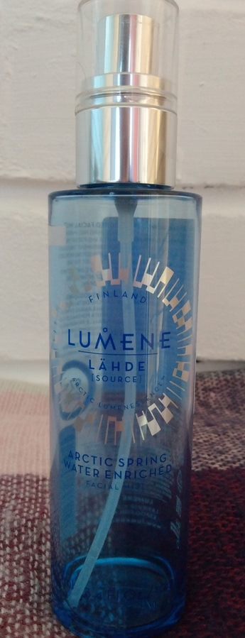 LUMENE LAHDE arctic spring water enriched facial mist