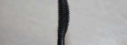 Так за что её так любят?Тушь для ресниц Max Factor False Lash Effect Clump Defy Volumising black