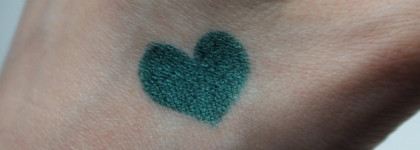 Красивых карандашей много не бывает. Contour clubbing waterproof от Bourjois в 50 (изумрудном) оттенке