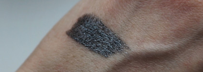 Красивых карандашей много не бывает 2.0 . Contour clubbing waterproof от Bourjois в 42 (серебристом) оттенке