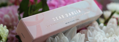 И как я раньше без тебя жила!? Помада-плампер Plumping Lip Velour в оттенке Hush (Dear Dahlia)