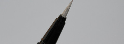 Быть сверкучей-сверкучей... Или нет?Сияющая подводка Parisa "Glam&glow"(02 оттенок)