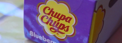 Выпустили и никому не сказали. Жидкая помада-тинт Chupa Chups в оттенке "Blueberry Yogurt"