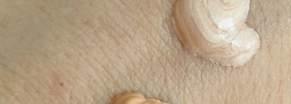 Тональная основа под макияж Burberry Fresh glow luminous fluid base оттенок 01