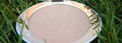 Розово-персиковый жемчуг. Рождественская лимитка 2020 Highlighter Superstar Glow от Charlotte Tilbury