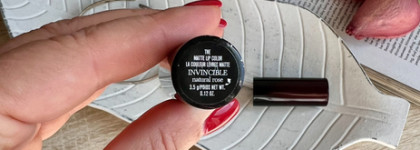 Роскошный нюд Kevyn Aucoin The Matte lip Color Lipstick в оттенке Invincible Natural Rose прекрасен во всем