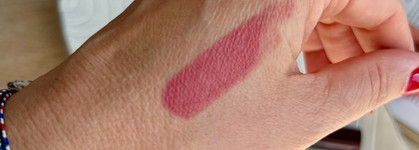 Роскошный нюд Kevyn Aucoin The Matte lip Color Lipstick в оттенке Invincible Natural Rose прекрасен во всем