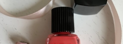 Кокетка - капризуля Chanel Le Vernis Longwear Nail Colour Coralium № 562