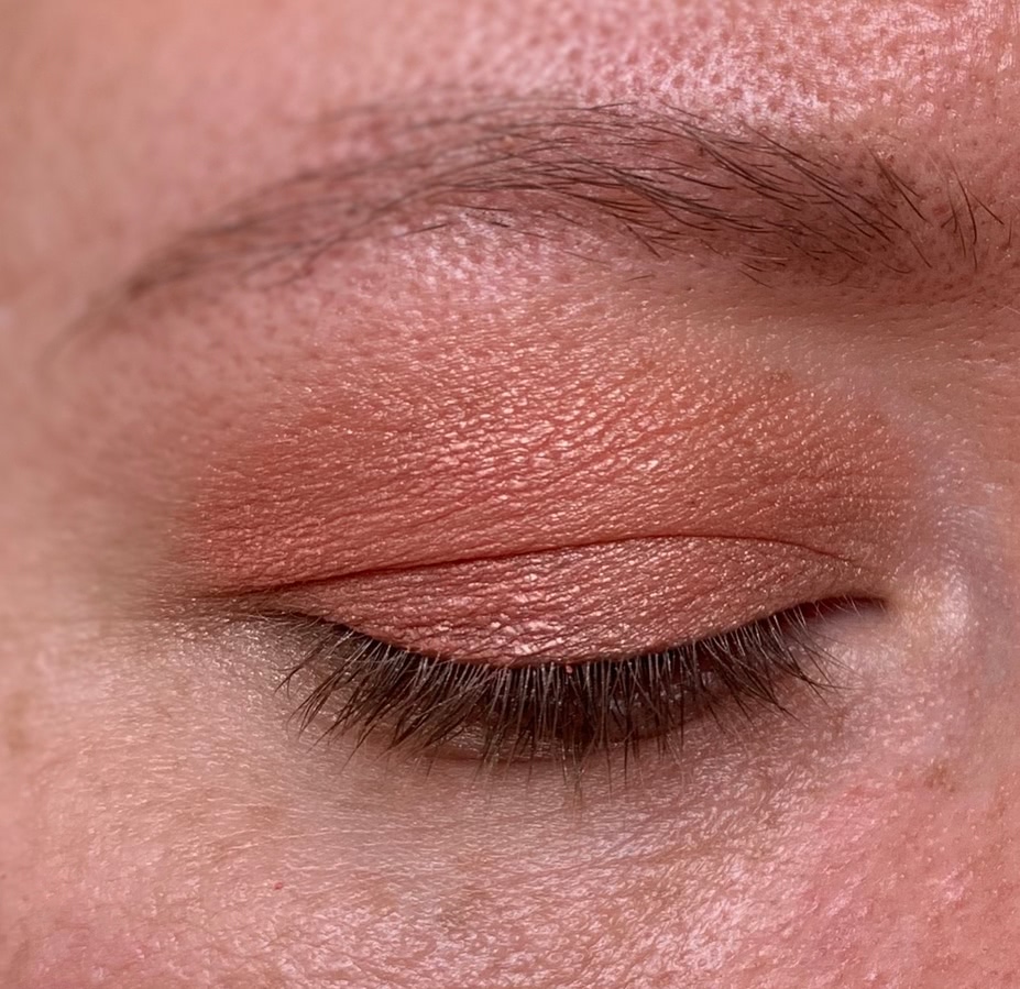 Clarins Ombré Satin #08 Glossy Coral. Дневной свет