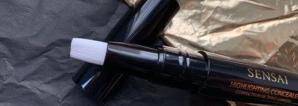 Спорный Sensai Highlighting Concealer #HC02 Luminous Sand + сравнение с знаменитым Estee Lauder Double Wear Brush-On Glow BB Highlighter