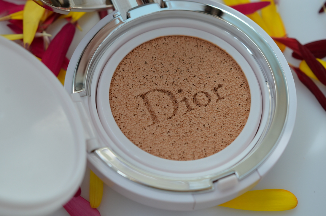 Dior Dream Skin Moist & Perfect Cushion SPF 50 - PA+++ #010. Дневной свет
