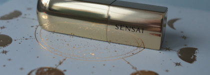 Идеальный красный Sensai The Lipstick #01 Sakura Red